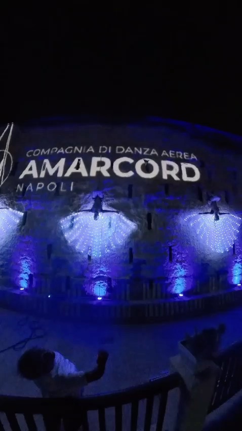 Ali di luce: la compagnia in scena a Napoli